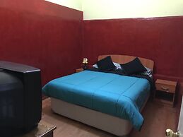 Hostal Tricontinental