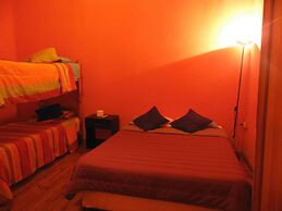 Hostal Tricontinental