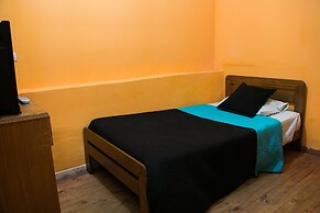 Hostal Tricontinental