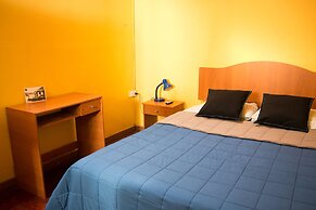 Hostal Tricontinental
