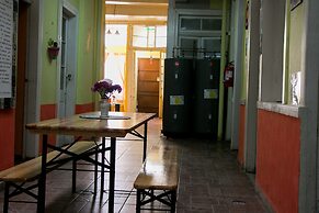 Hostal Tricontinental