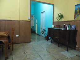 Hostal Tricontinental