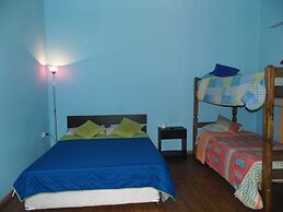 Hostal Tricontinental