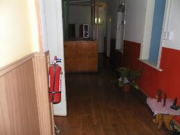 Hostal Tricontinental