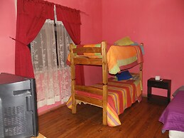 Hostal Tricontinental