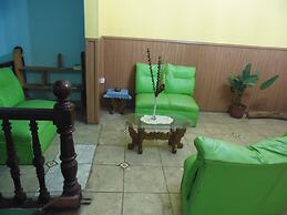 Hostal Tricontinental