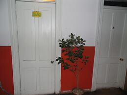 Hostal Tricontinental
