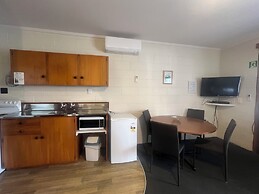 Elmore Lodge Motel