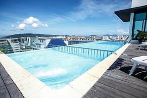 Marina Travellers Suite SKY Karamunsing