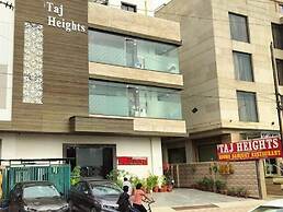 Hotel Taj Heights