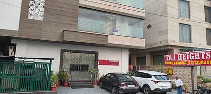 Hotel Taj Heights
