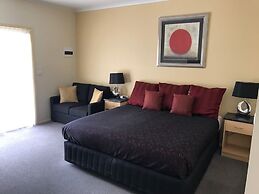 Sportsmans Motor Inn