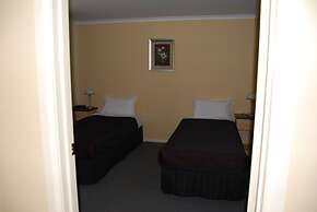 Sportsmans Motor Inn