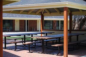 Sportsmans Motor Inn