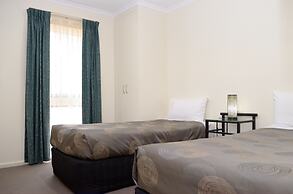 Sportsmans Motor Inn