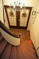 J and R Brussels City Apartment