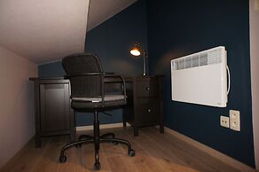 J and R Brussels City Apartment