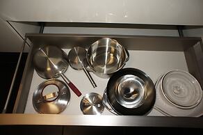 J and R Brussels City Apartment