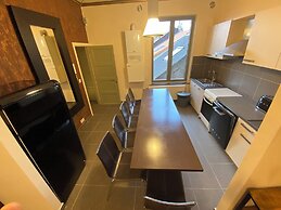 J and R Brussels City Apartment