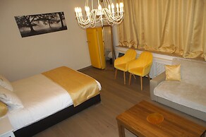 J and R Brussels City Apartment