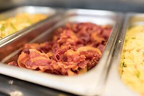 Hanoi Lotus Boutique Hotel