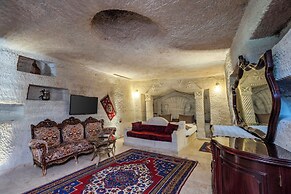 Kayatas Cave Suites