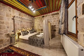 Kayatas Cave Suites