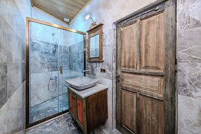 Kayatas Cave Suites