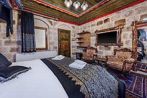 Kayatas Cave Suites