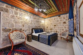 Kayatas Cave Suites