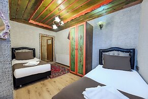 Kayatas Cave Suites