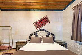 Kayatas Cave Suites