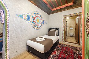 Kayatas Cave Suites