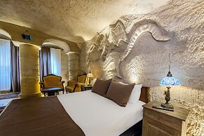 Kayatas Cave Suites