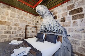 Kayatas Cave Suites