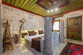 Kayatas Cave Suites