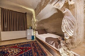 Kayatas Cave Suites