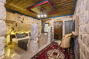 Kayatas Cave Suites