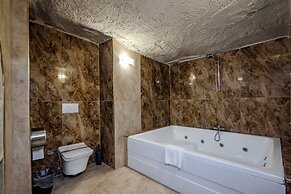 Kayatas Cave Suites