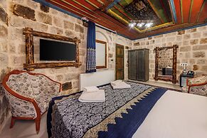 Kayatas Cave Suites