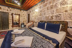 Kayatas Cave Suites