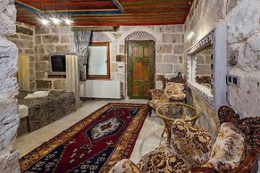 Kayatas Cave Suites