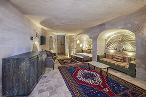 Kayatas Cave Suites