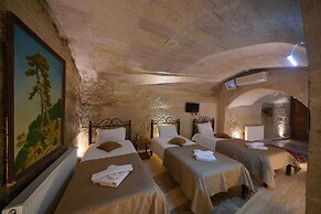 Emit Cave Hotel