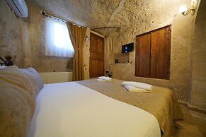 Emit Cave Hotel