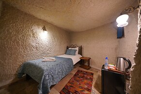 Emit Cave Hotel