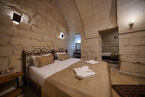 Emit Cave Hotel