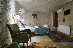 Emit Cave Hotel