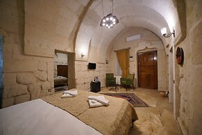 Emit Cave Hotel