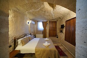 Emit Cave Hotel